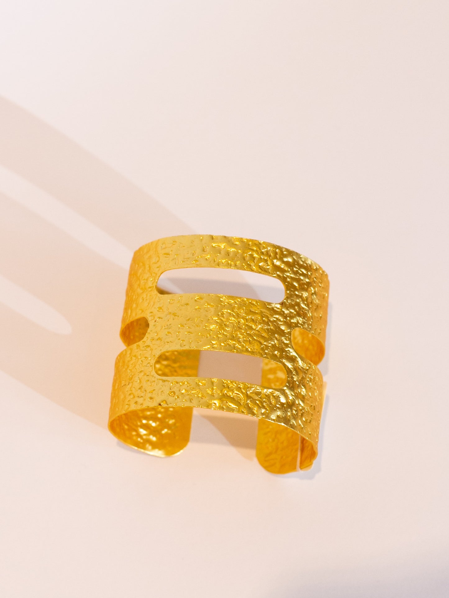 brazalete líneas gold